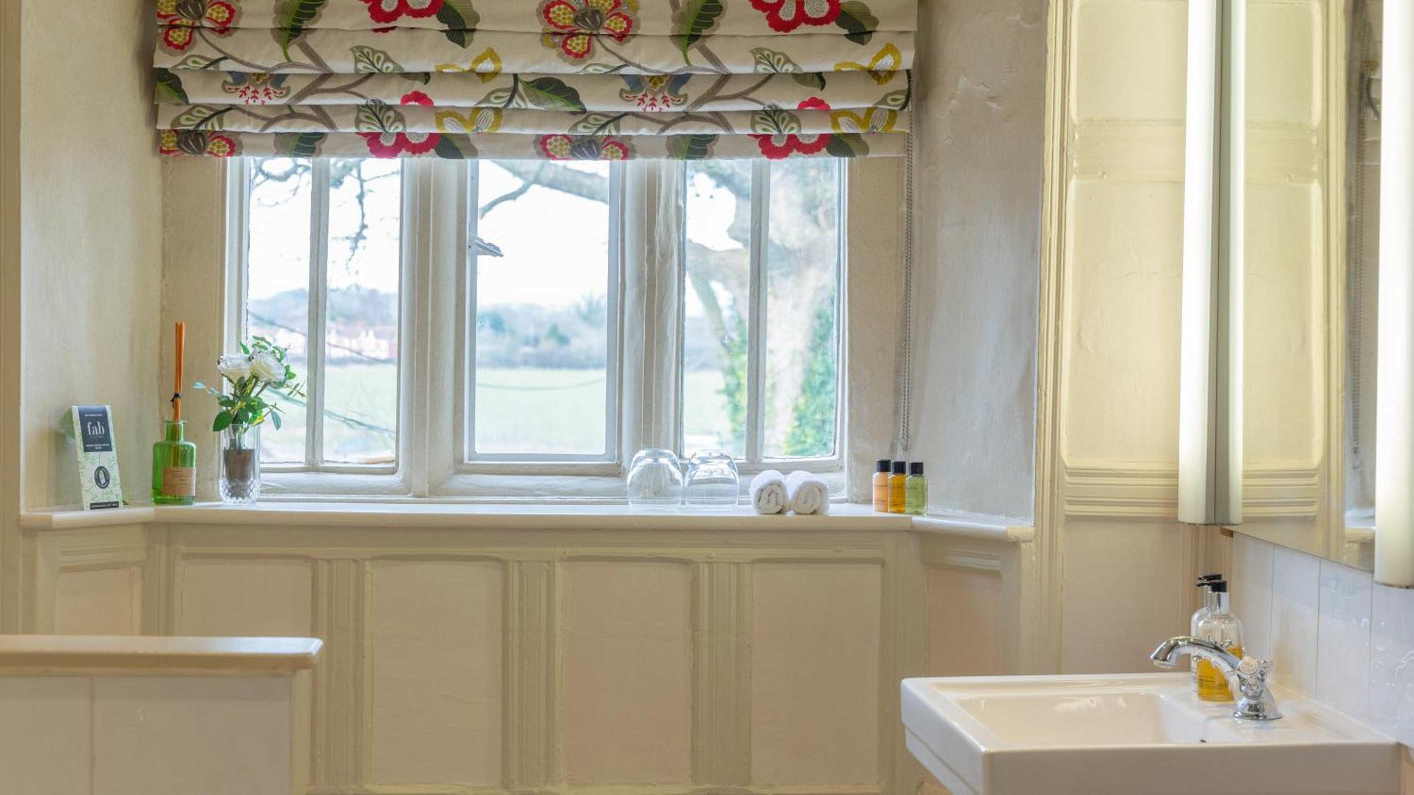 Old Church Farm Rudgeway Room photo